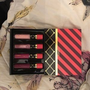 MAC lip gloss set (Never been used)